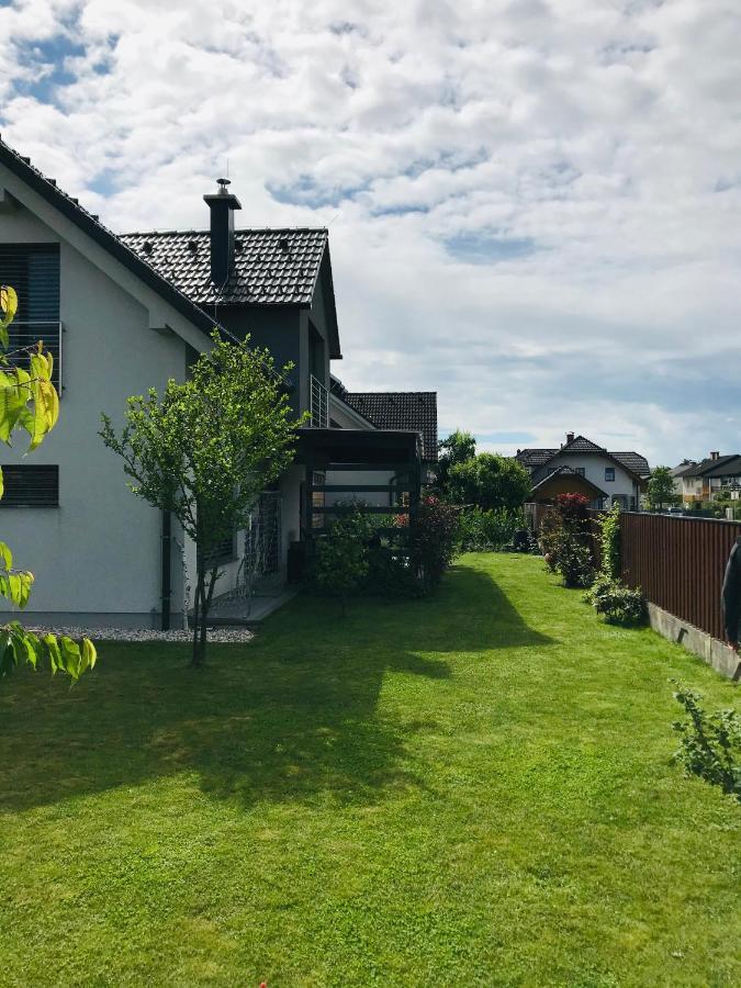 Spacious Family Home Near Bled - Modern & Cozy ラドヴリツァ エクステリア 写真