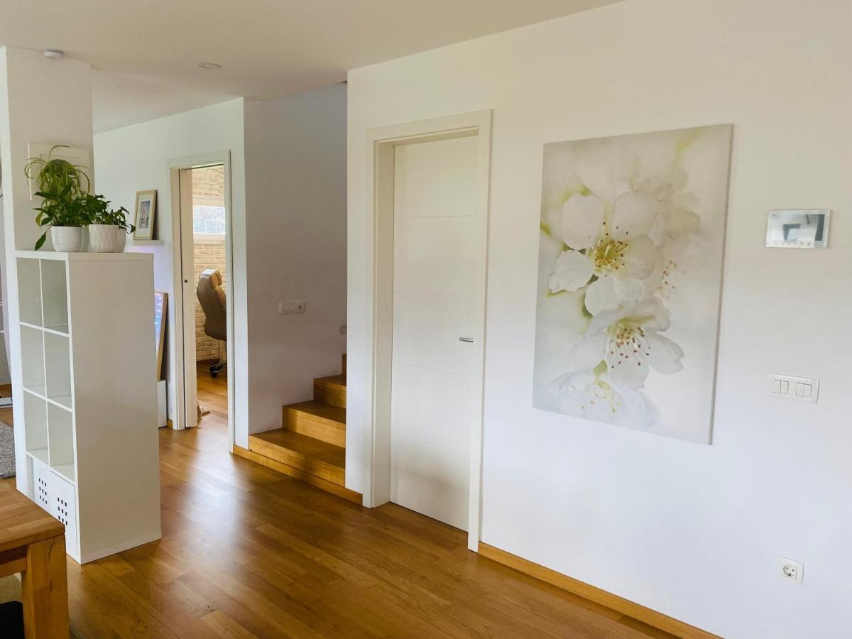 Spacious Family Home Near Bled - Modern & Cozy ラドヴリツァ エクステリア 写真